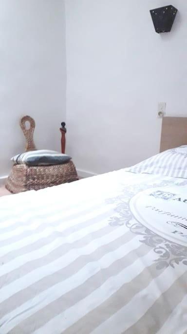 Bel Appartement Au Coeur De La Cite Medievale Sommières Exteriér fotografie